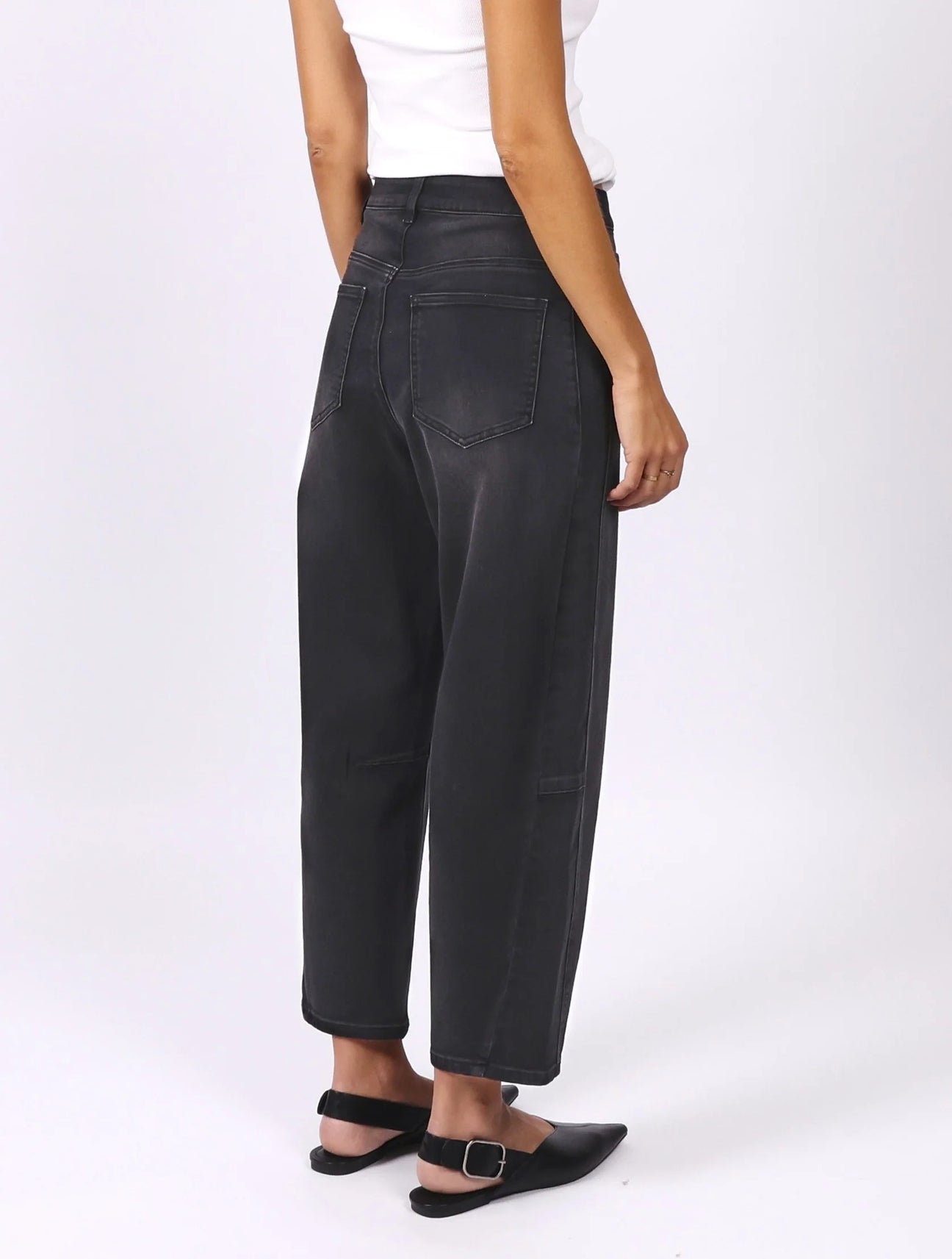 Toni Barrel Jeans - Black