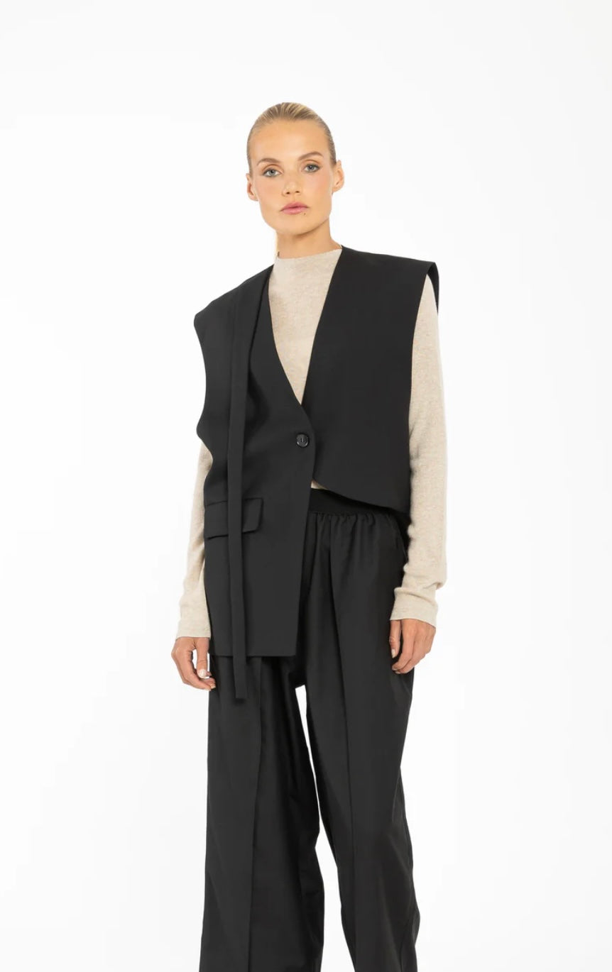 Elise Vest - Black