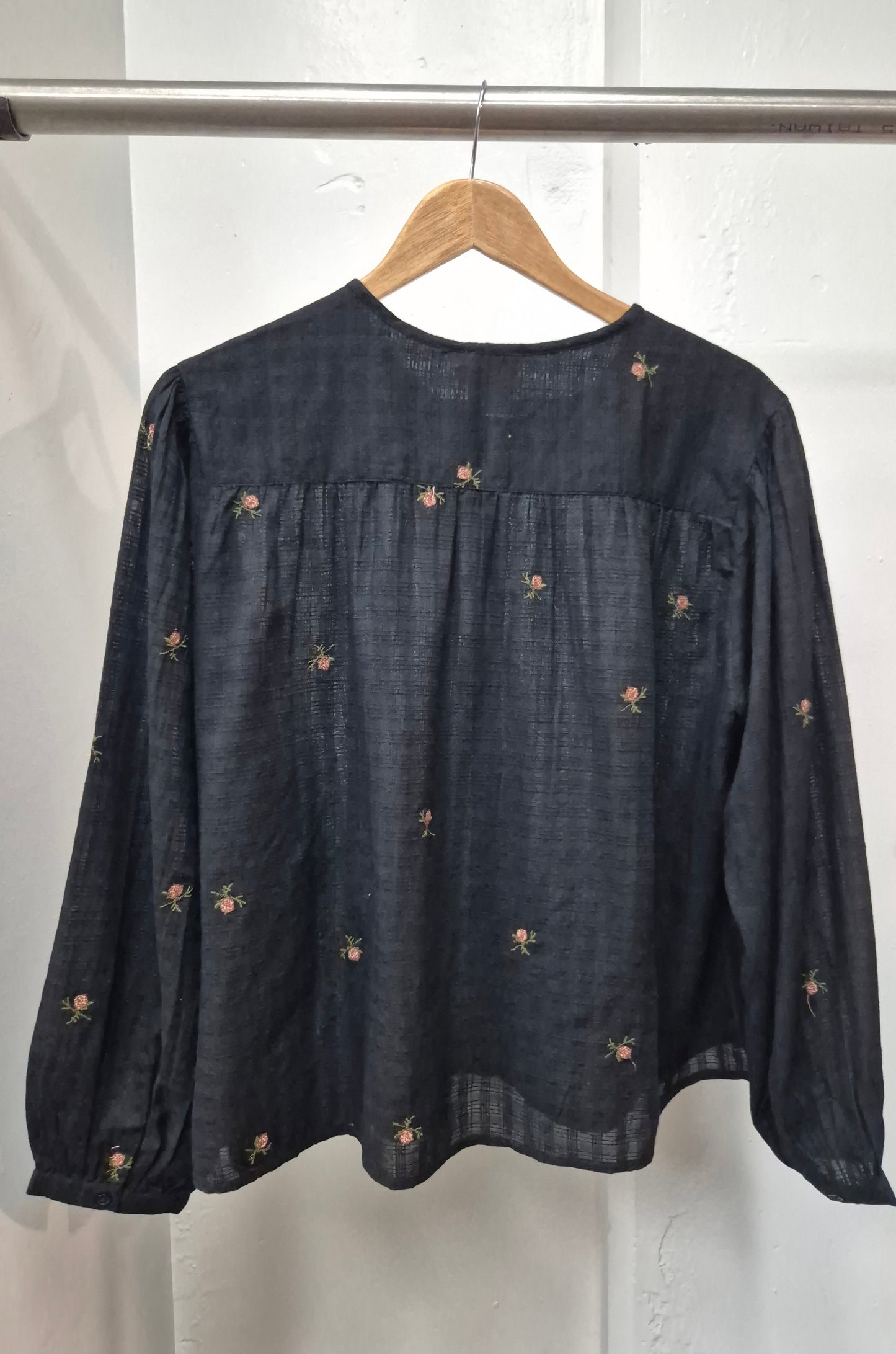 Rose Embroidery Blouse