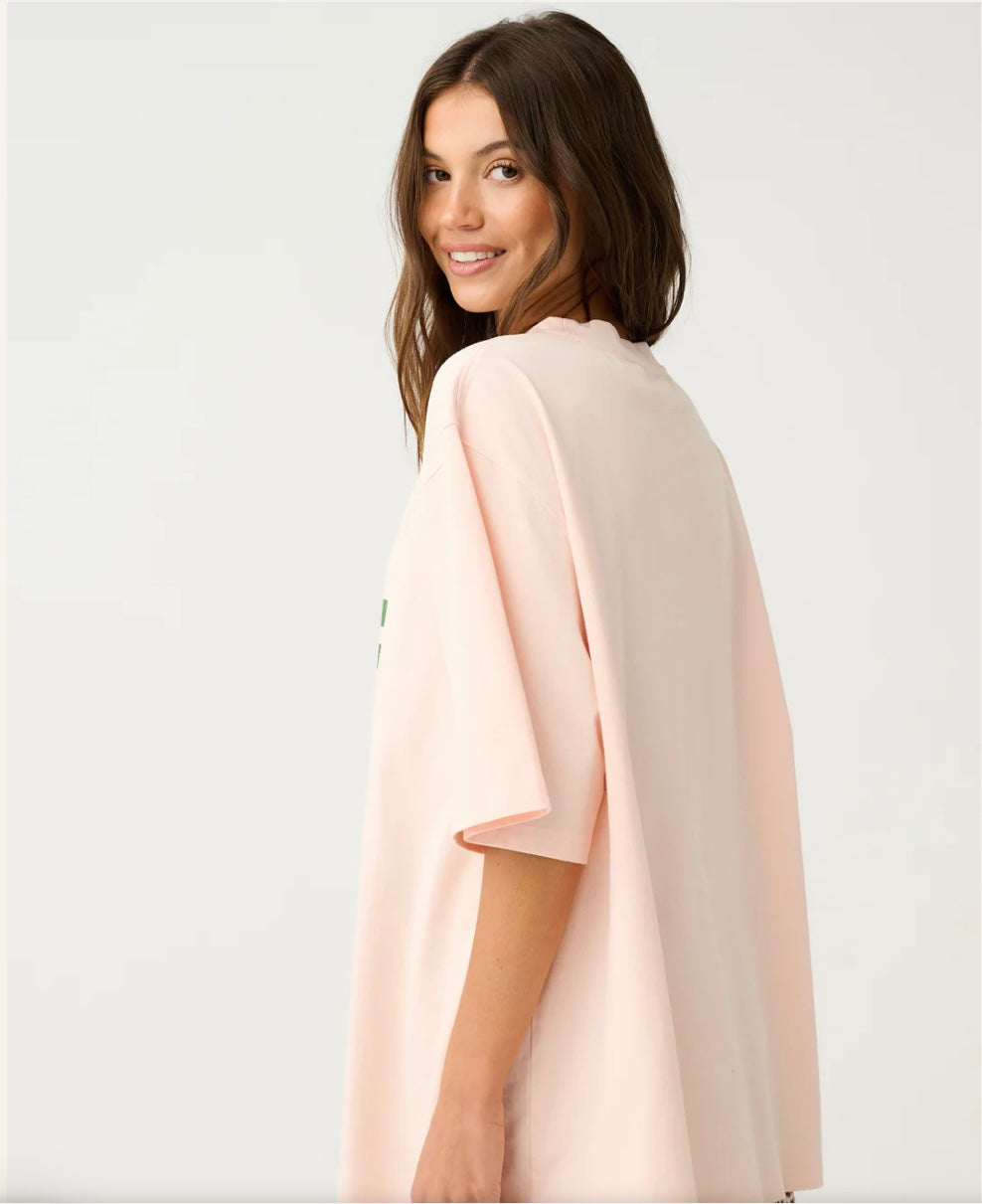 Jenna Tee - Hotel Palm