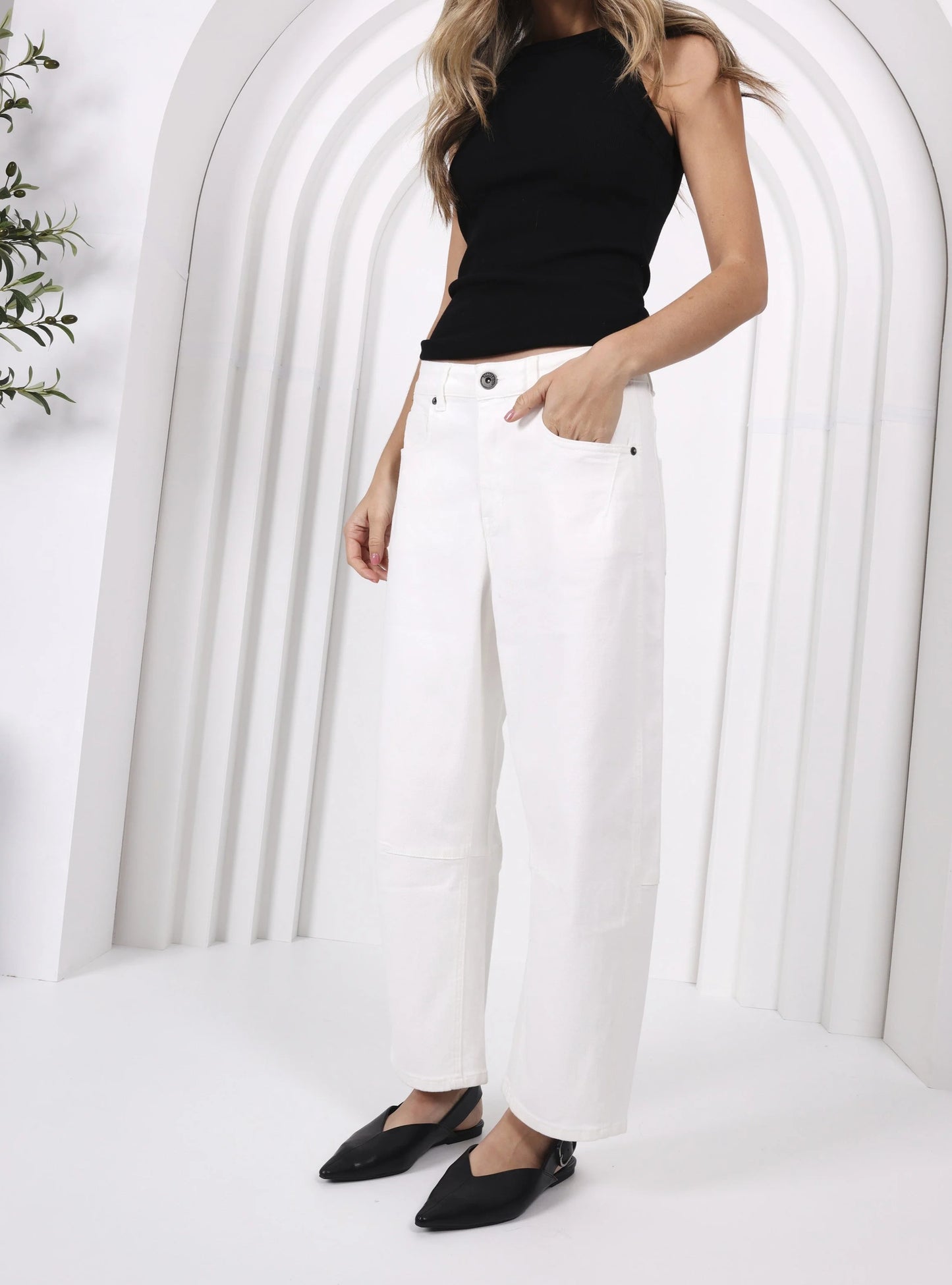 Toni Barrel Jeans - White