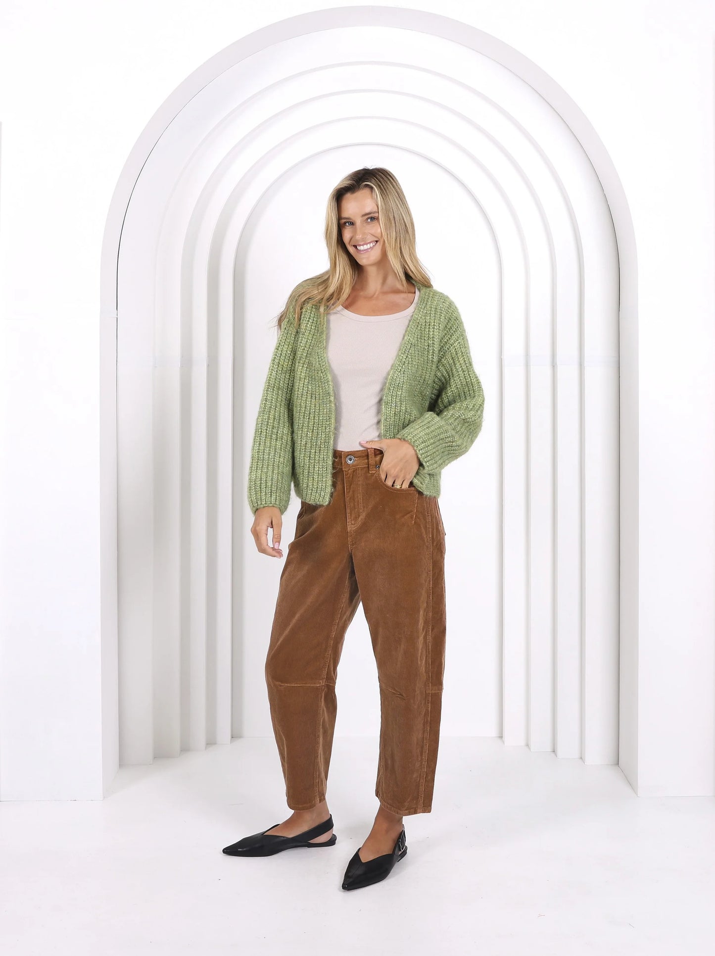 Toni Barrel Jean Corduroy - Tan