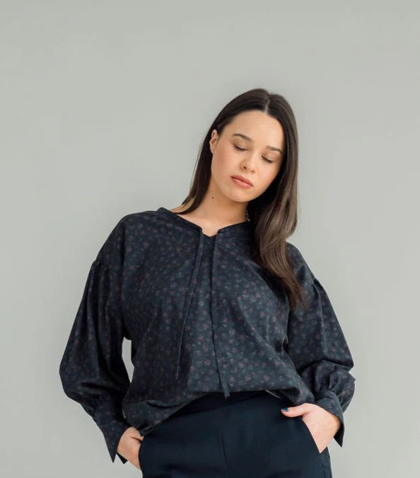Mia Shirt - Dark Floral