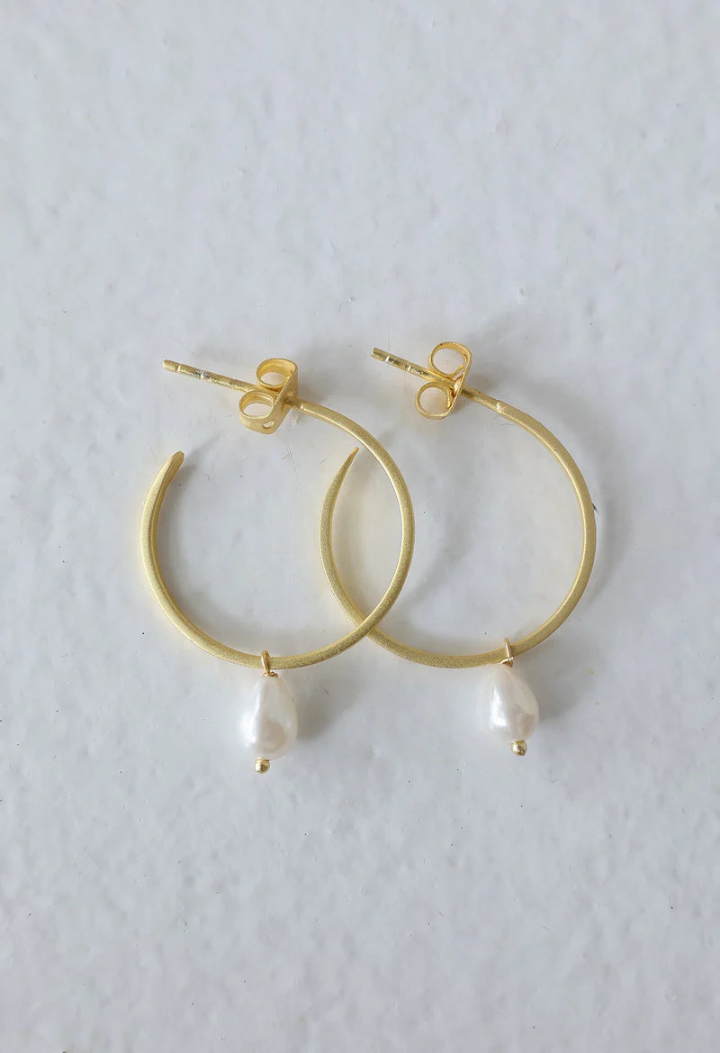 Shell Pearl Earrings