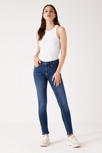 Celia Superslim Fit Jean 244 -Medium Used - 30 Leg