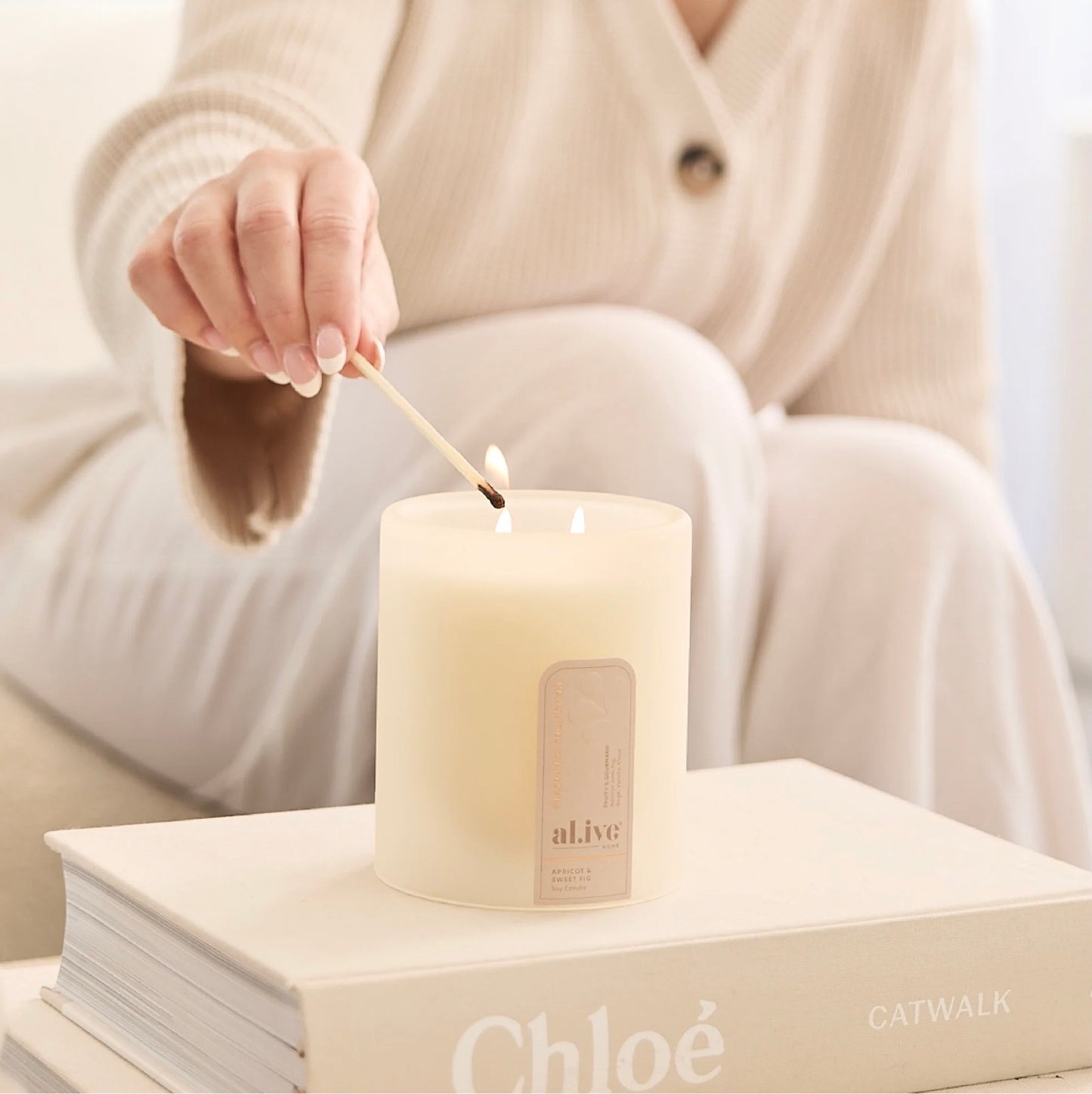 al.ive Soy Candle - Apricot & Sweet Fig