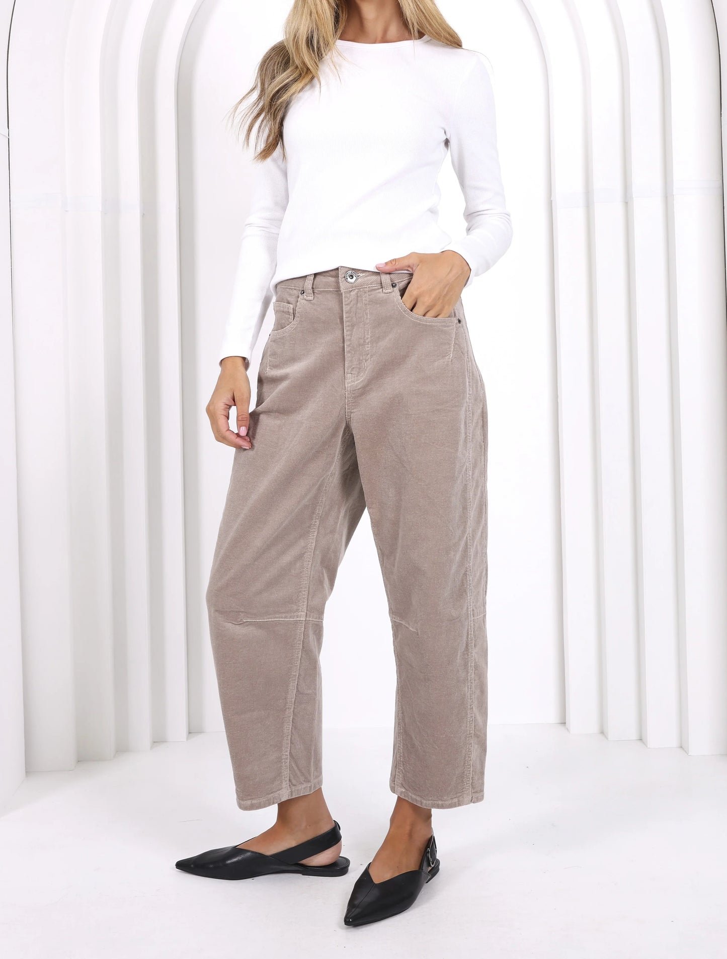 Toni Barrel Jean Corduroy - Latte