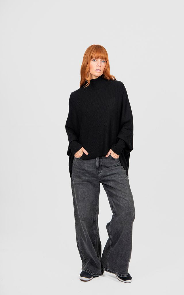 Poncho Pullover - Black