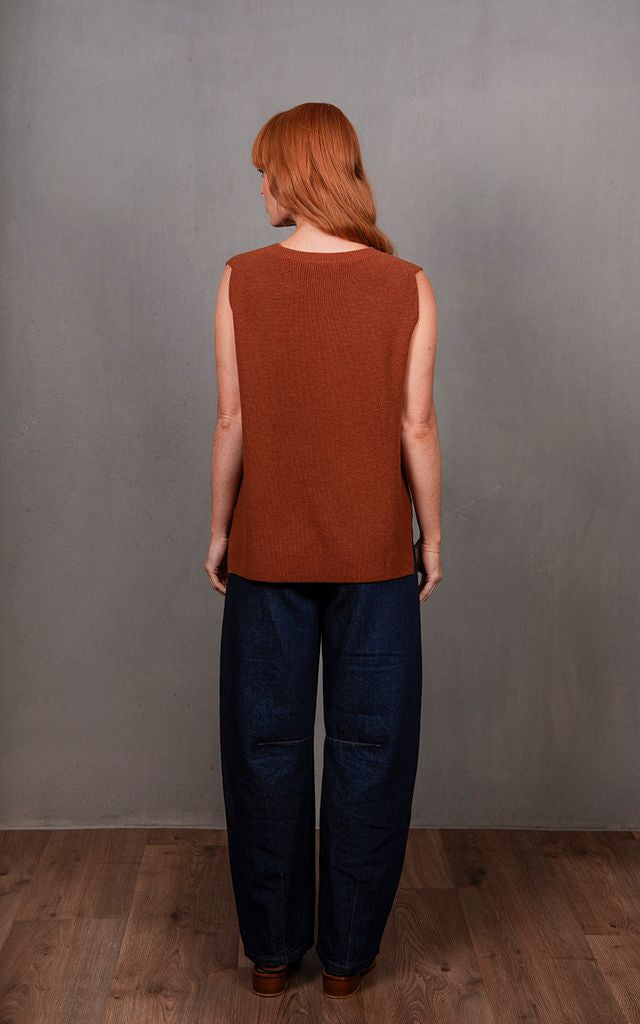 Crew Neck Vest - Cognac