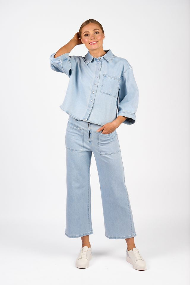 Coupe Shacket - Light Wash