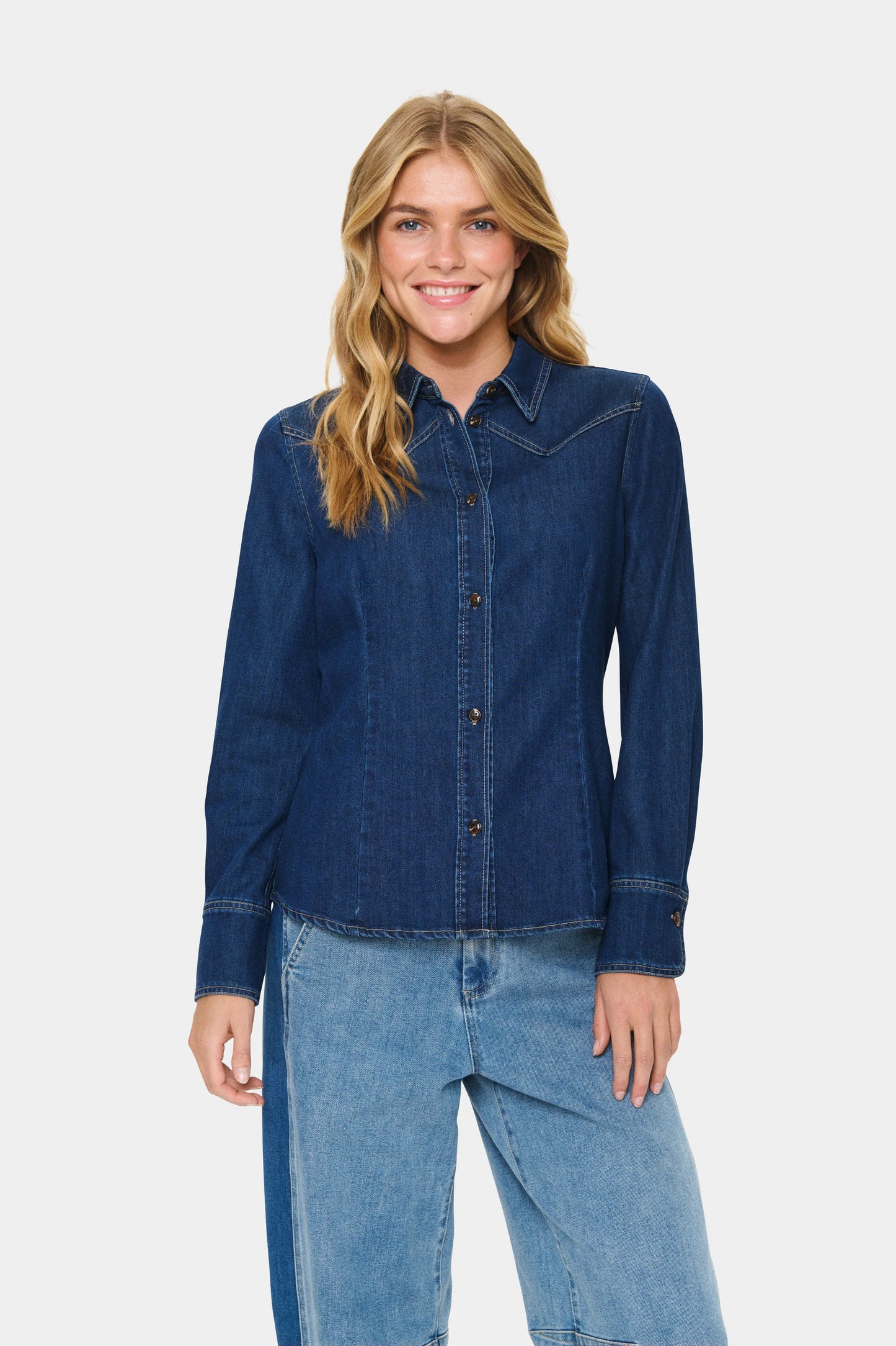 Marthe Shirt - Med Blue Denim