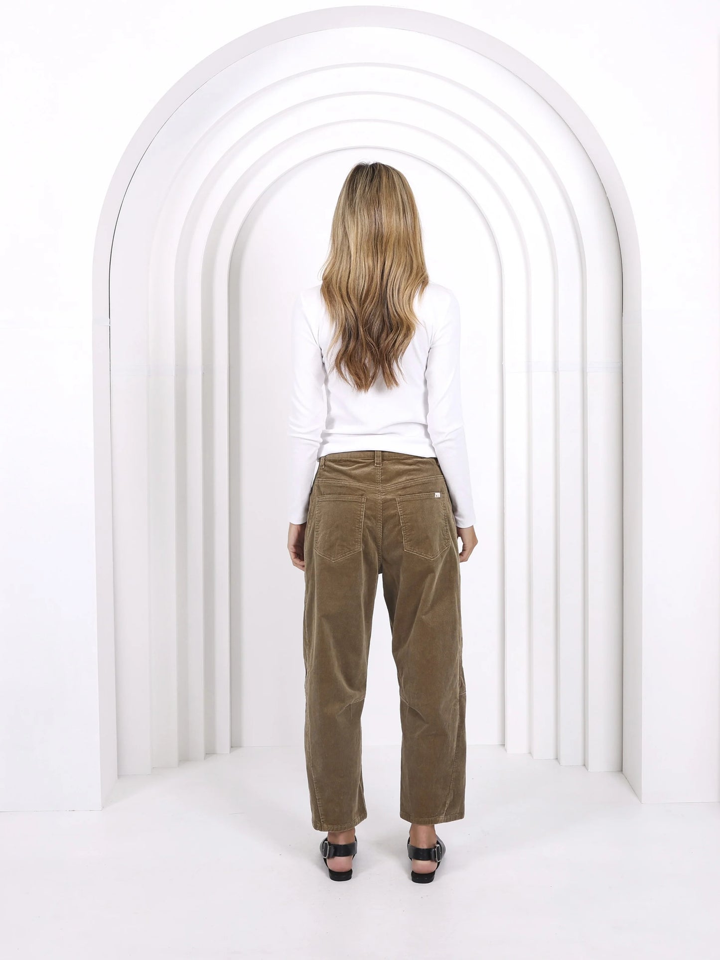 Toni Barrel Jean Corduroy - Sage
