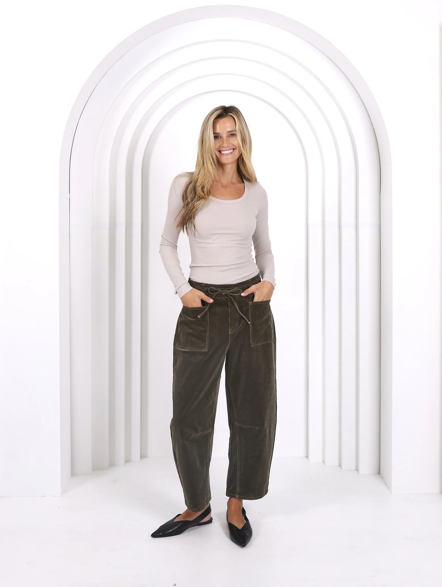 Leo Barrel Corduroy Jeans - Forest Moss