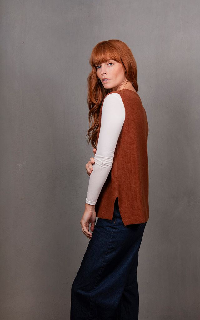 Crew Neck Vest - Cognac
