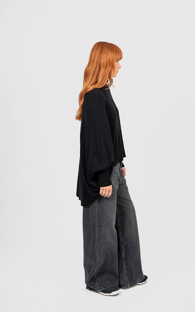 Poncho Pullover - Black