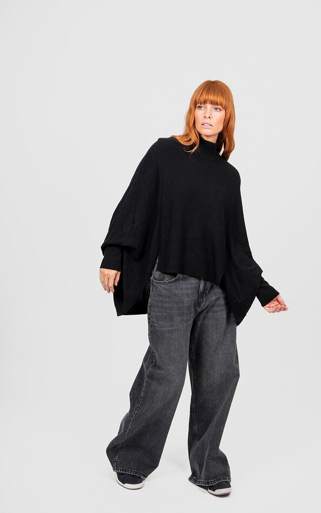 Poncho Pullover - Black