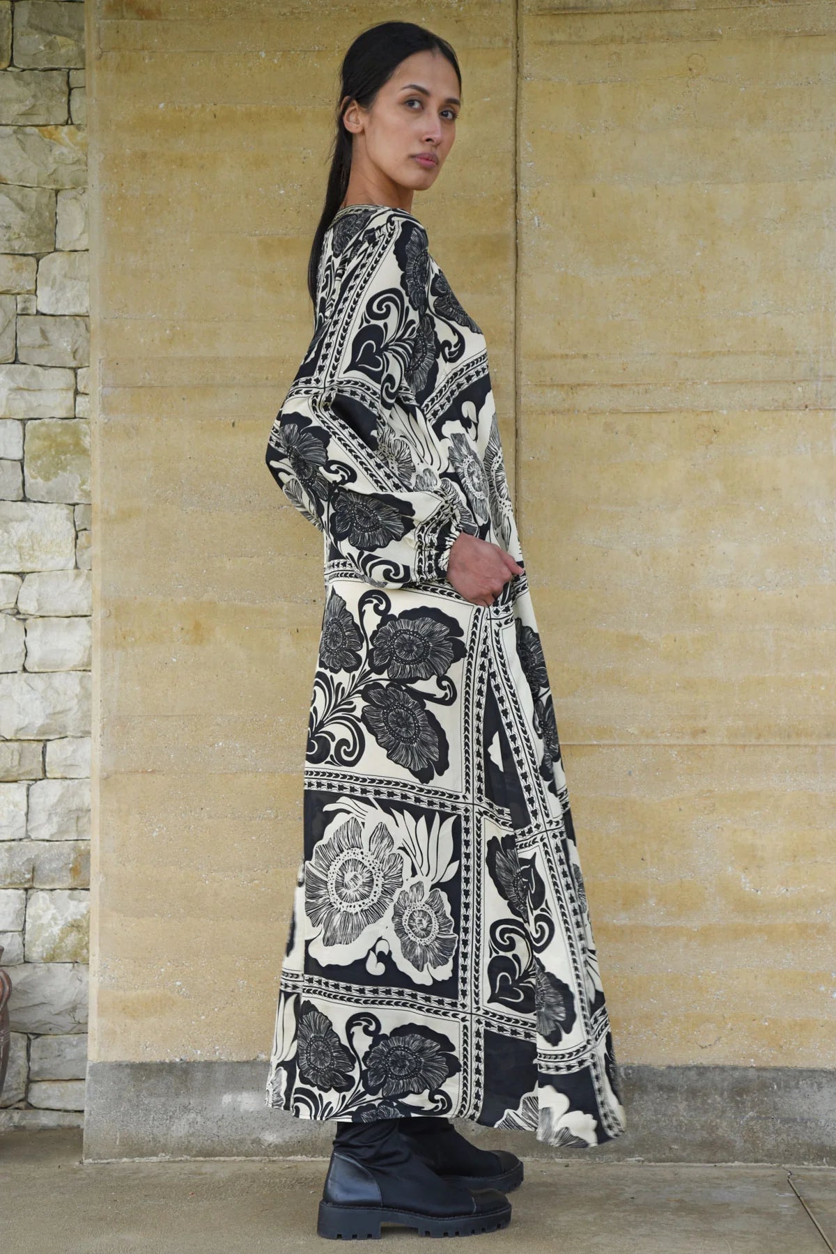 The Art Of Giving Dress - Black