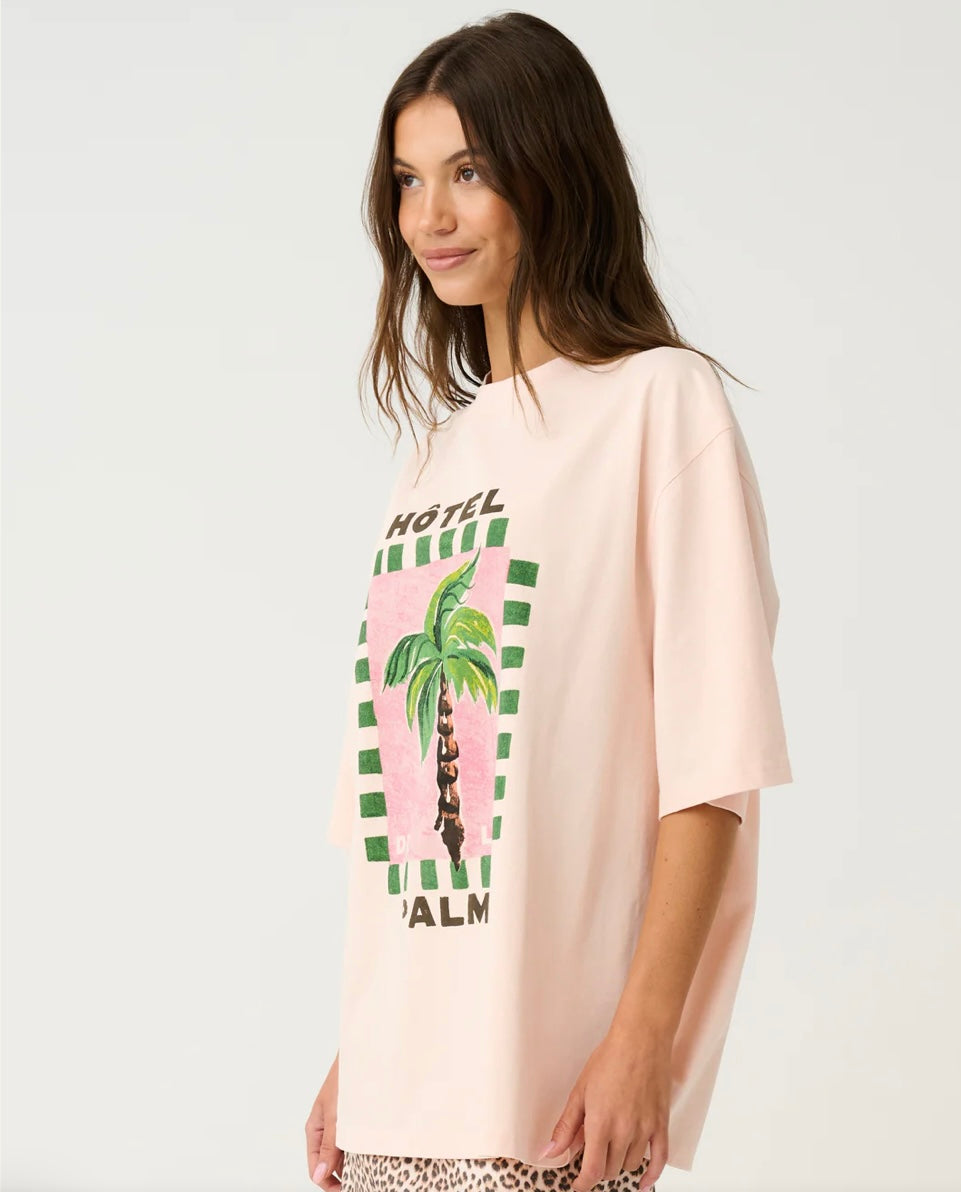 Jenna Tee - Hotel Palm