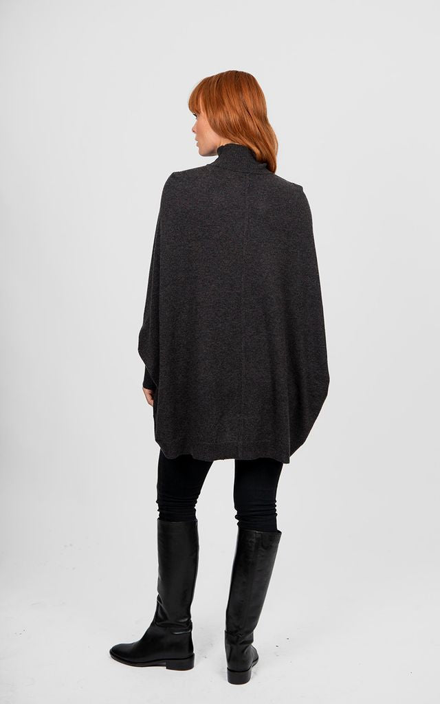 Poncho Pullover - Black