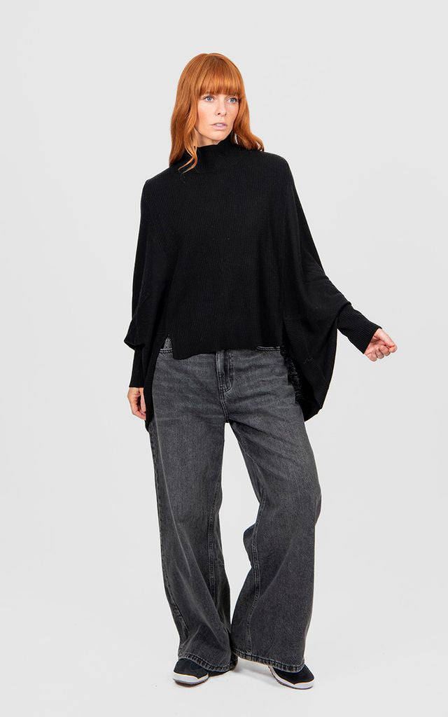Poncho Pullover - Black