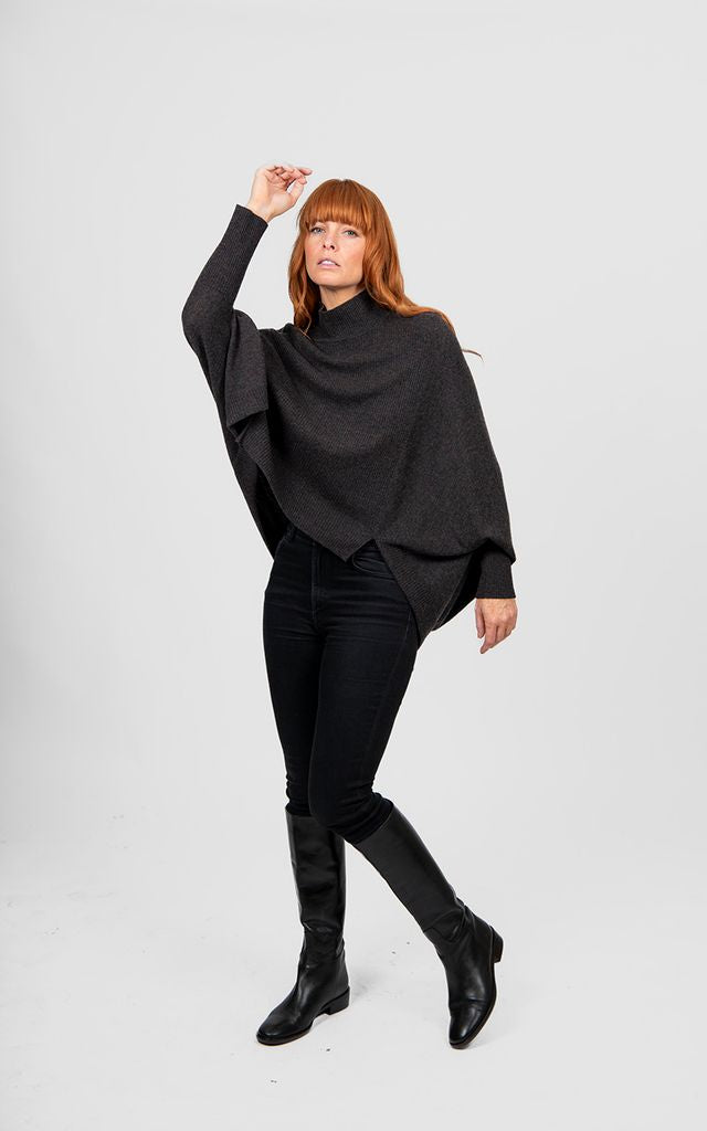 Poncho Pullover - Black