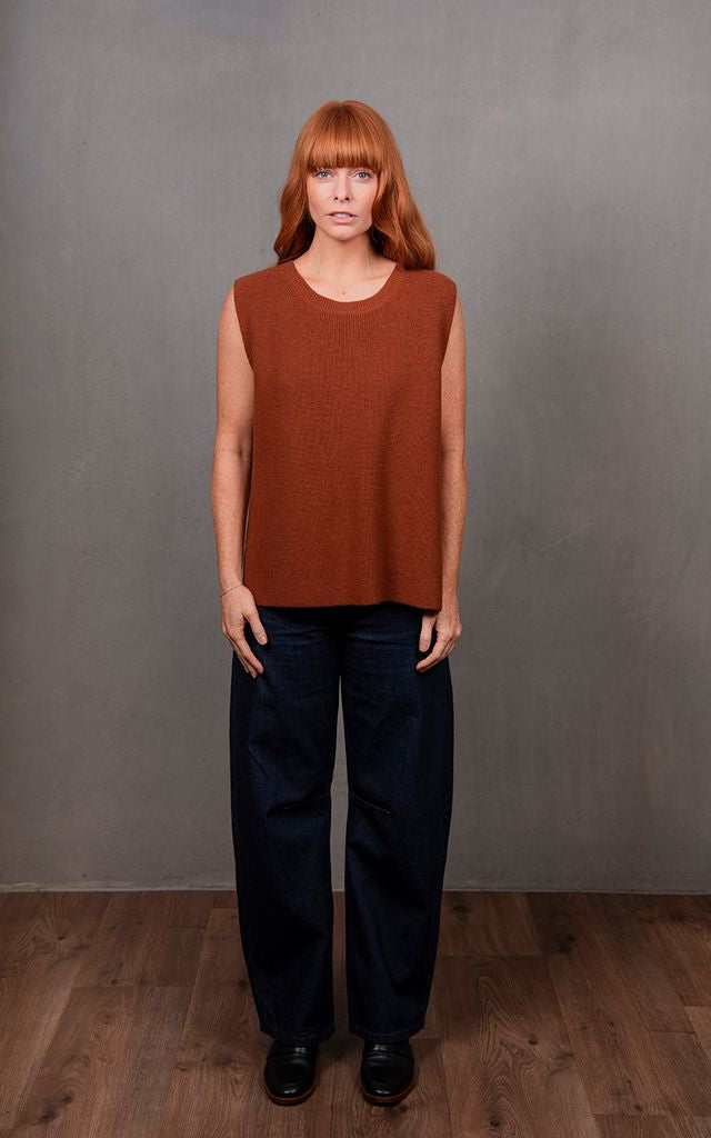 Crew Neck Vest - Cognac