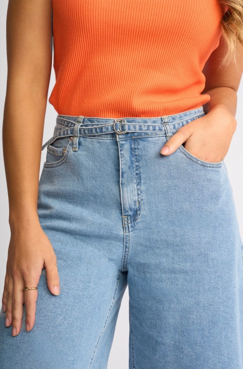 Zuri Shorts - Light Wash Demin