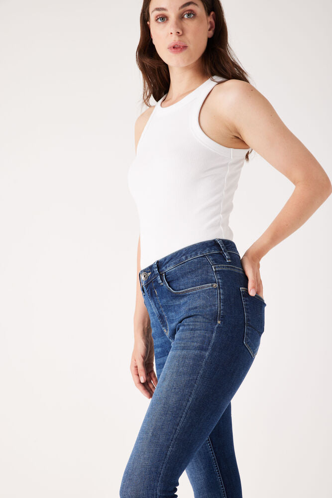 Celia Superslim Fit Jean 244 -Medium Used - 30 Leg