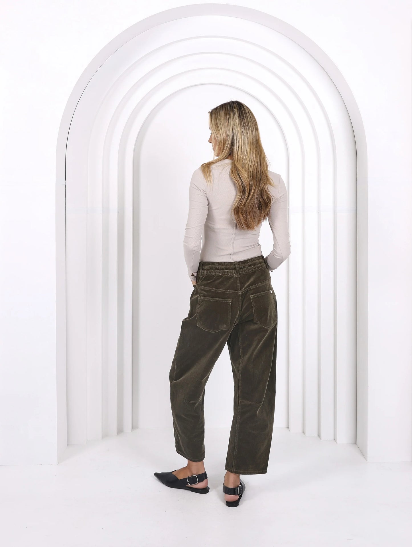 Leo Barrel Corduroy Jeans - Forest Moss