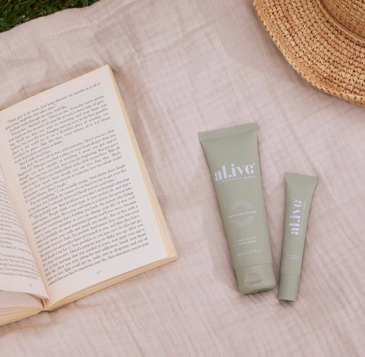 al.ive -  Ivory Bloom - Hand & Lip Set