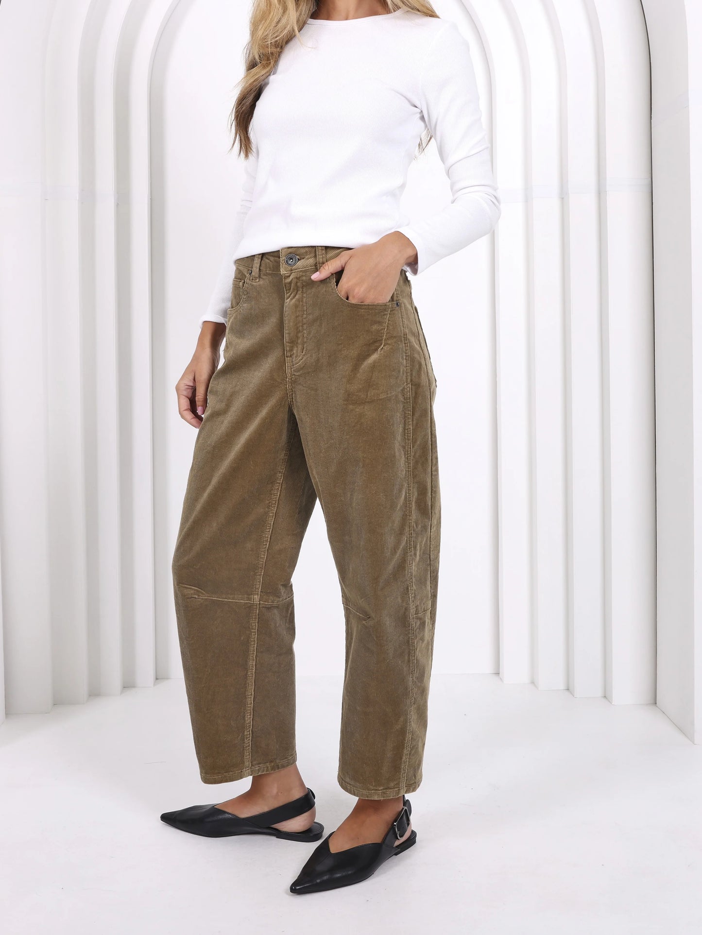 Toni Barrel Jean Corduroy - Sage