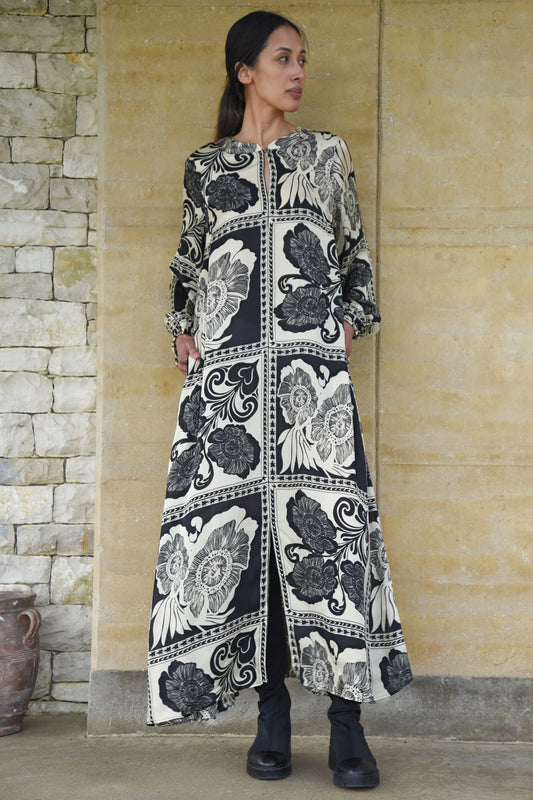 The Art Of Giving Dress - Black