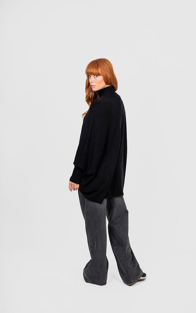 Poncho Pullover - Black