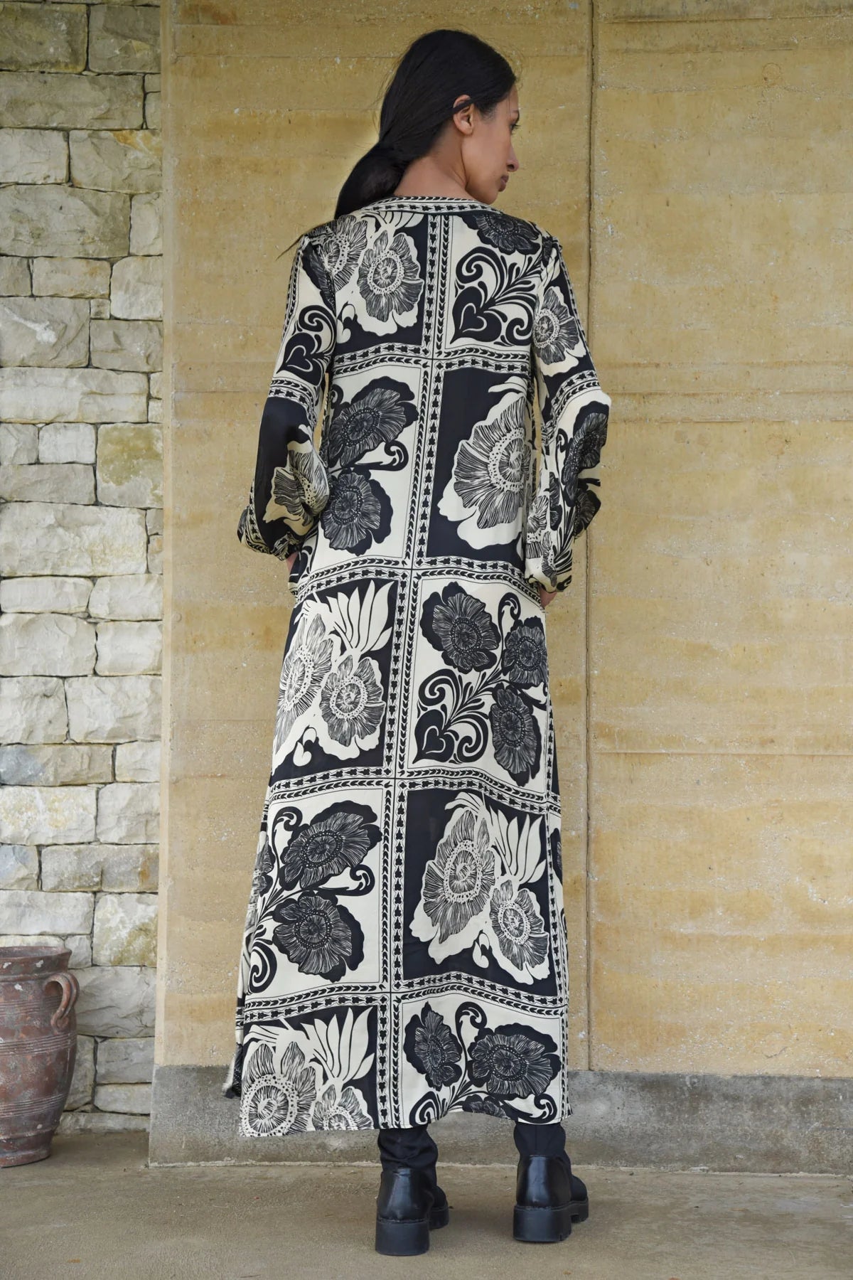 The Art Of Giving Dress - Black