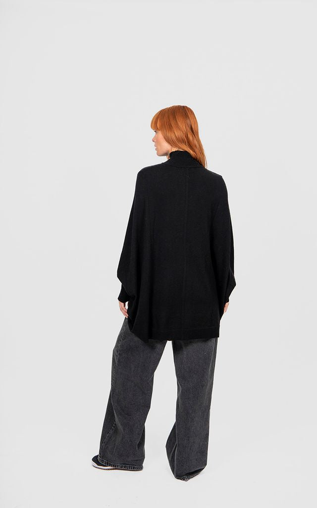 Poncho Pullover - Black