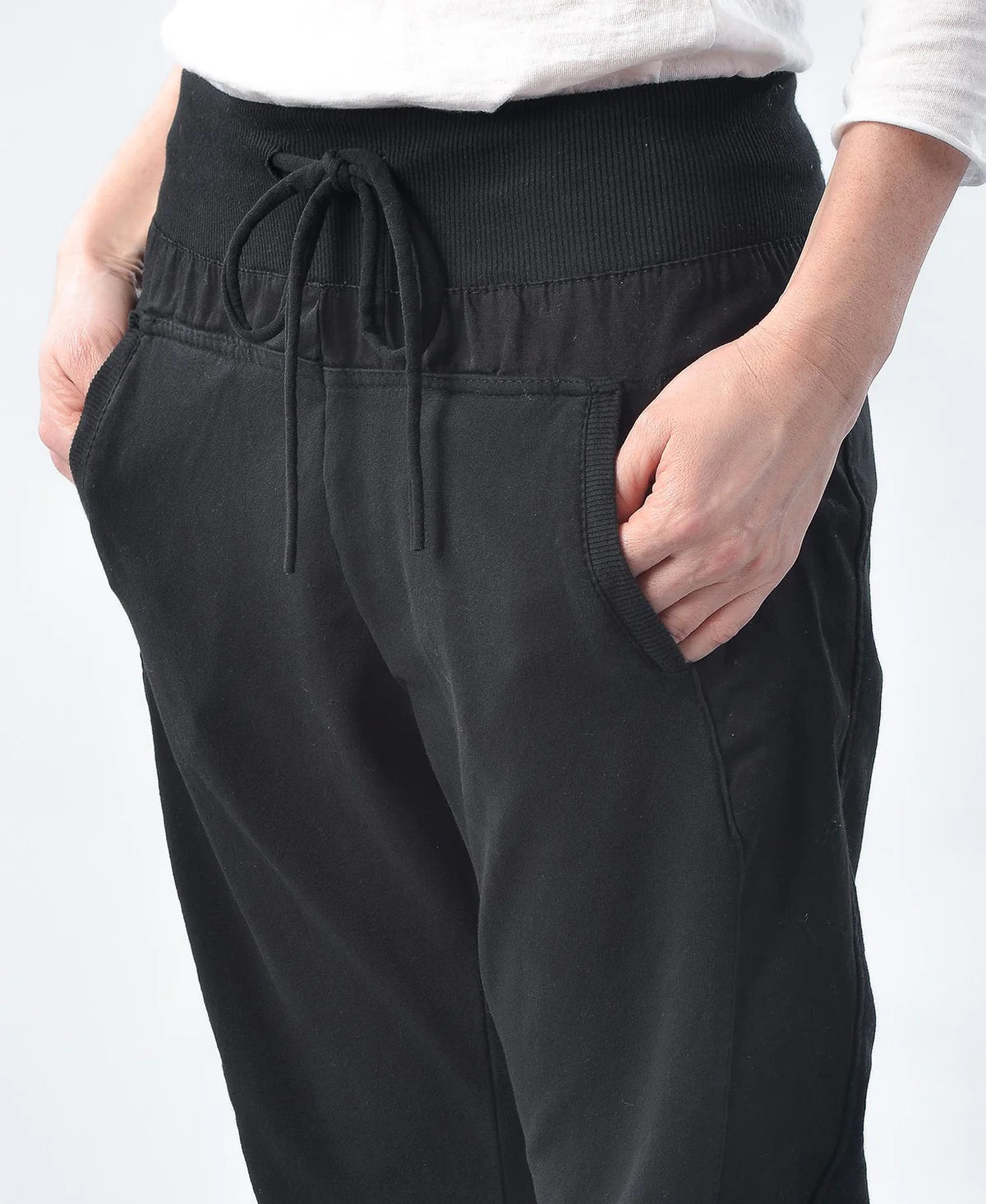 Suzy D Ultimate Joggers - Black