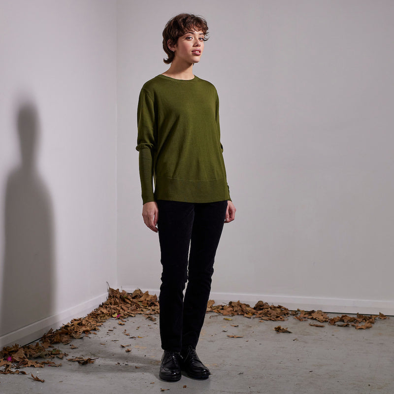 Curved Sweater - Olive